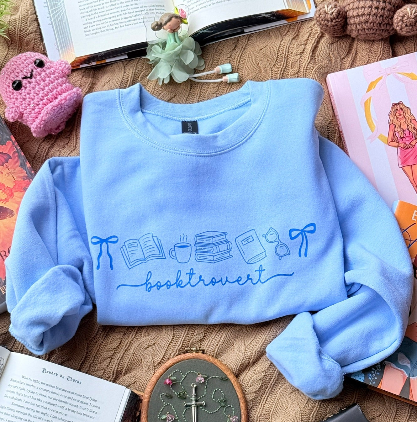 Booktrovert Doodles | Sweatshirt