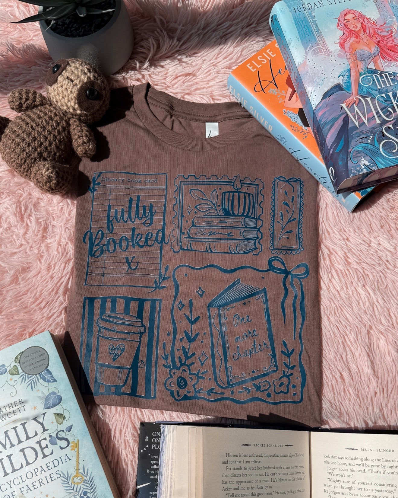 Fully Booked | T-shirt