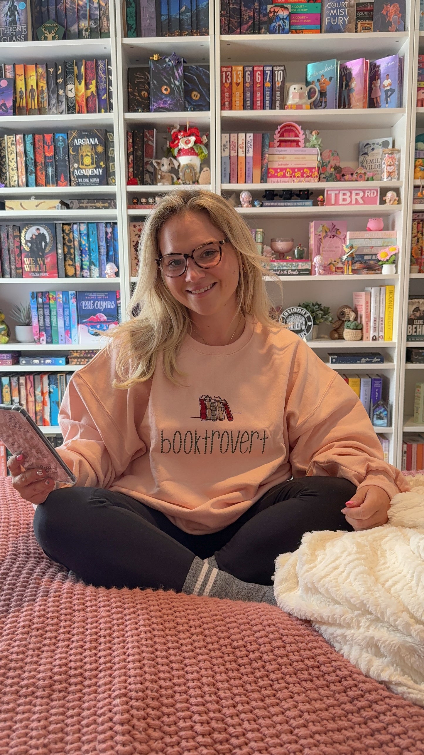 Booktrovert | Embroidered Sweatshirt