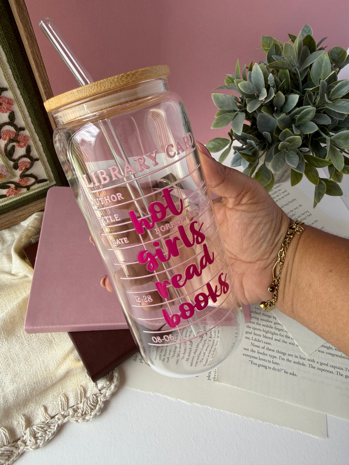 Hot Girls Read Books | 20oz Glass Cup