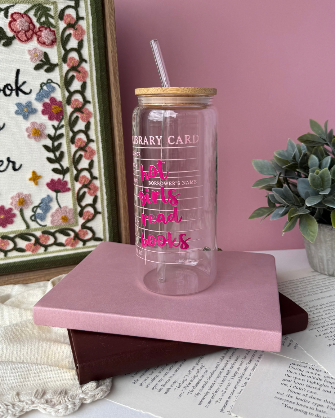Hot Girls Read Books | 20oz Glass Cup