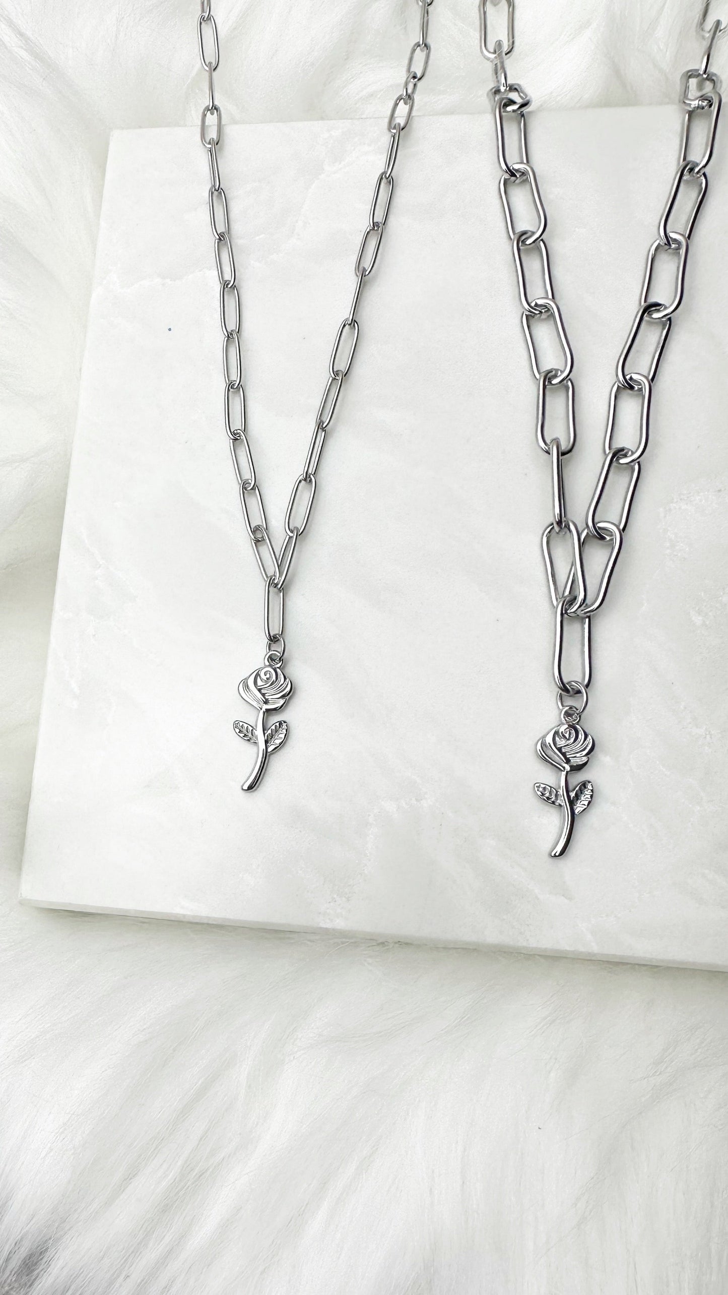 The Rose Necklace (Silver)