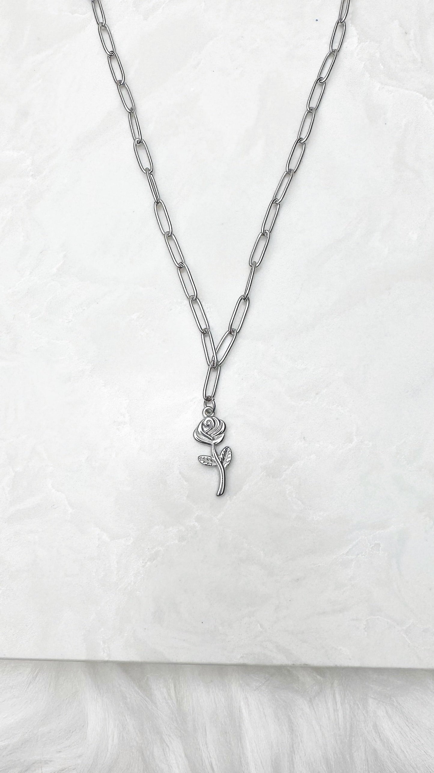 The Rose Necklace (Silver)