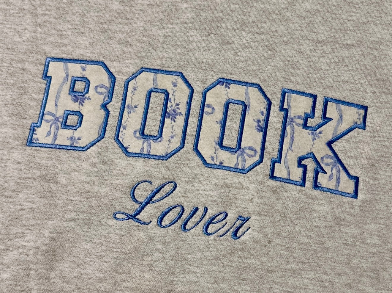 Book Lover Appliqué | Embroidered Sweatshirt