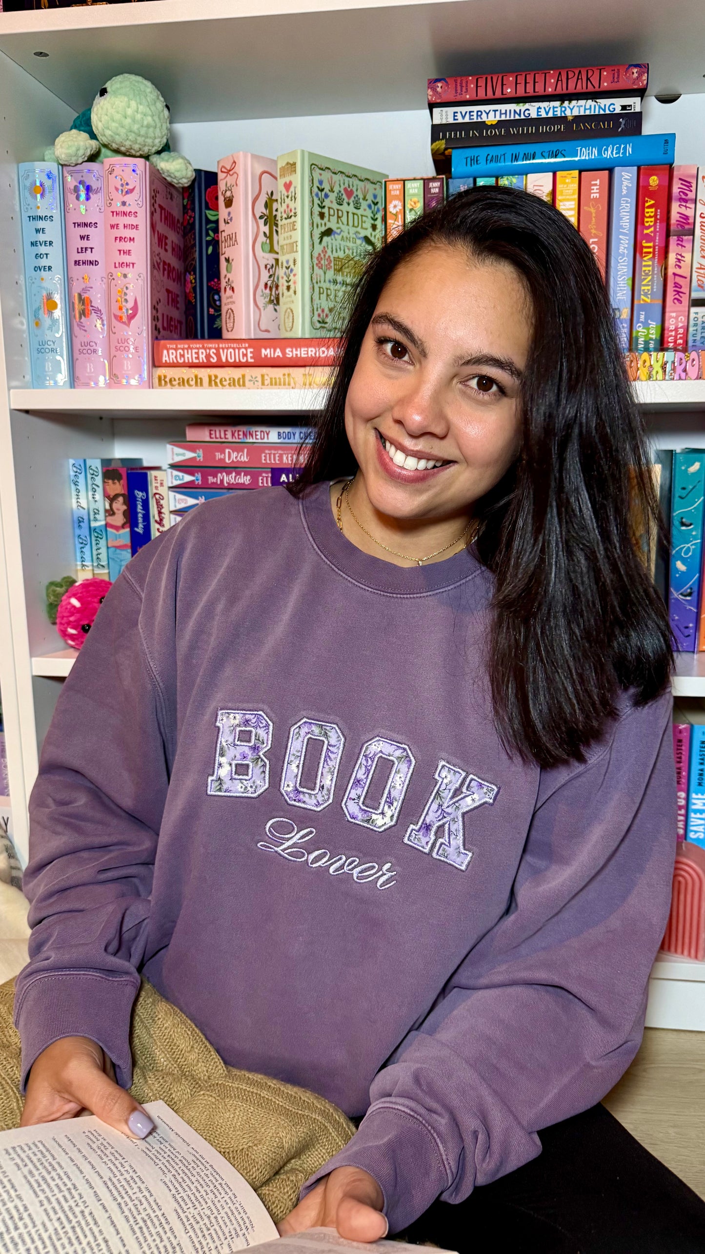 Book Lover | Embroidered Sweatshirt