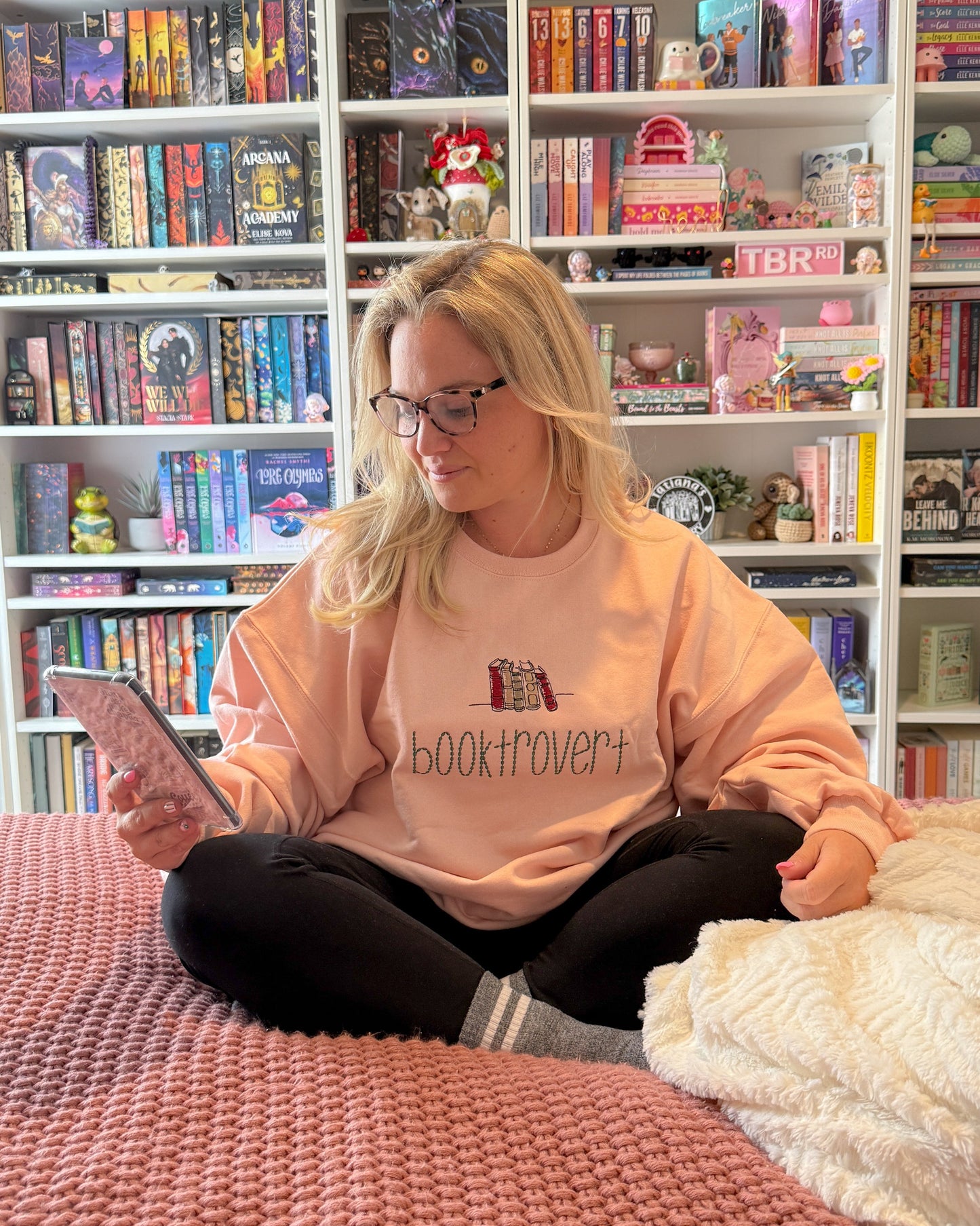 Booktrovert | Embroidered Sweatshirt