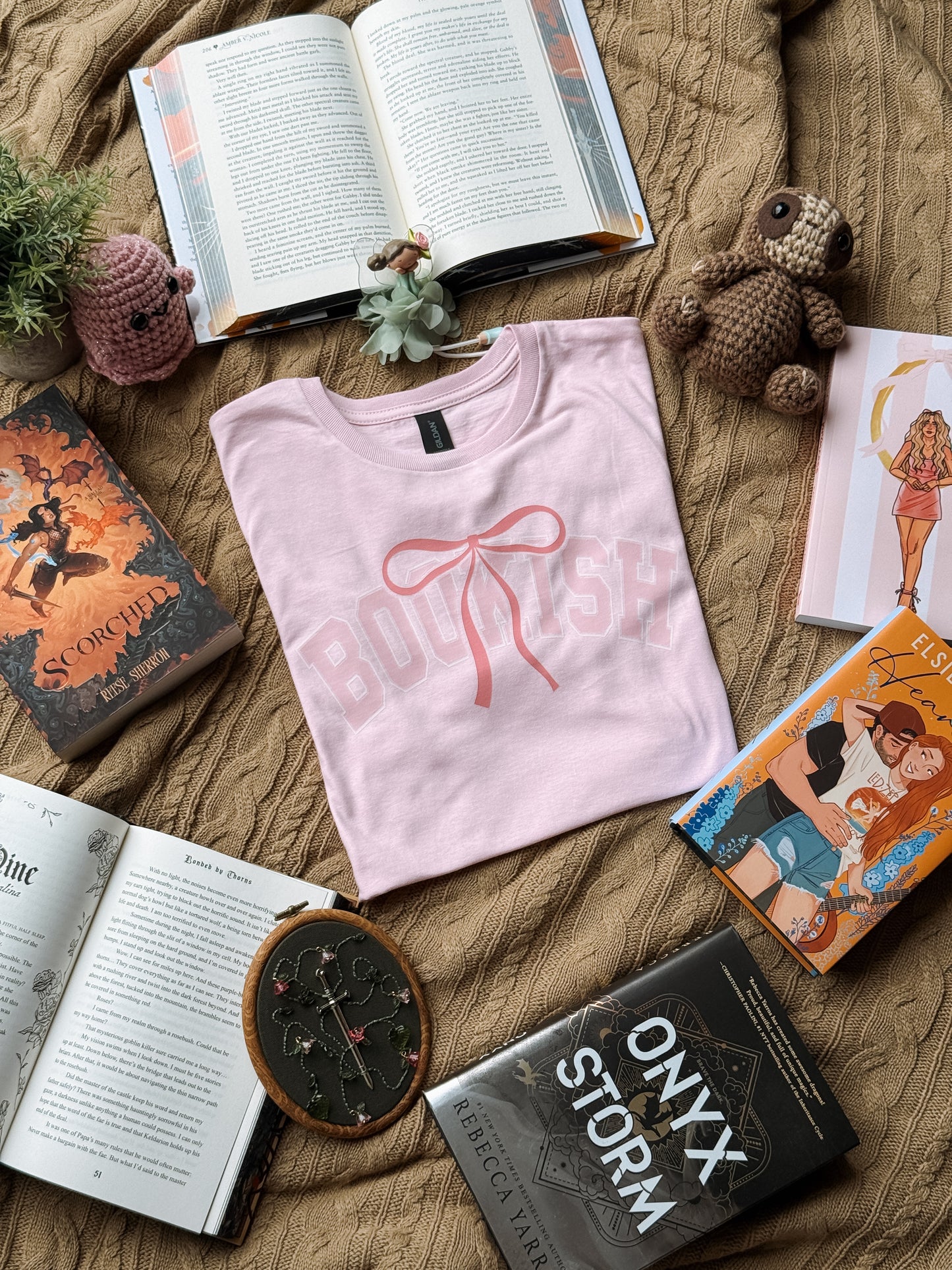 Bookish Bow | T-shirt